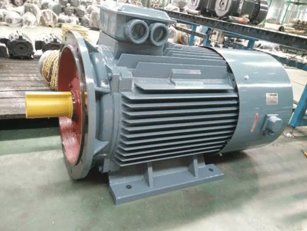 什么原因?qū)е挛靼参鳜斪冾l電機頻率降低？