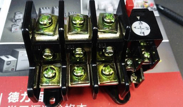 如何正確選擇三相異步電動(dòng)機(jī)保護(hù)用熱繼電器？